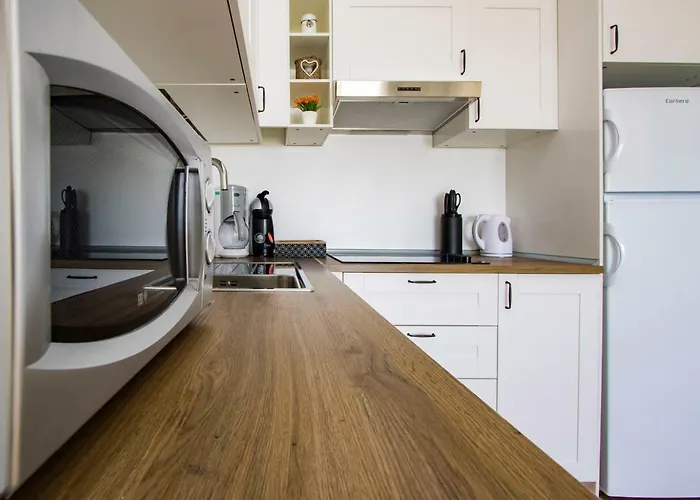 Apartment Flower 23 *